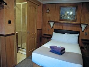cricklewood lodge hotel