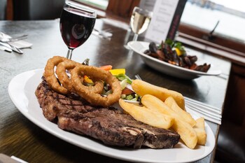 tuckers inn