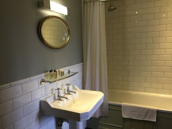 the leicester arms country inn