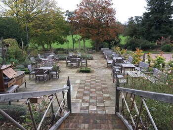 the leicester arms country inn