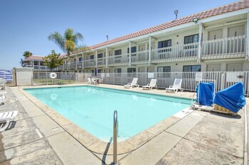 Vagabond Inn Buttonwillow North I-5,Buttonwillow>>Bakersfield,2 star