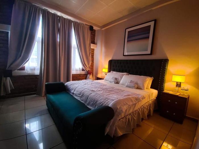 hotel el campanario