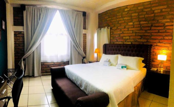 hotel el campanario
