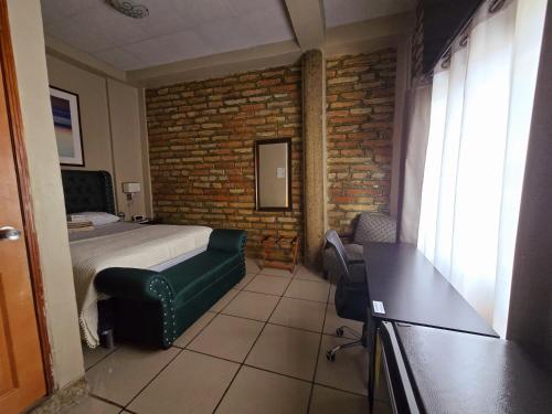 hotel el campanario