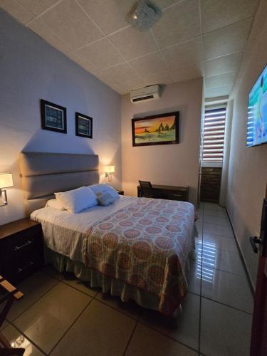 hotel el campanario