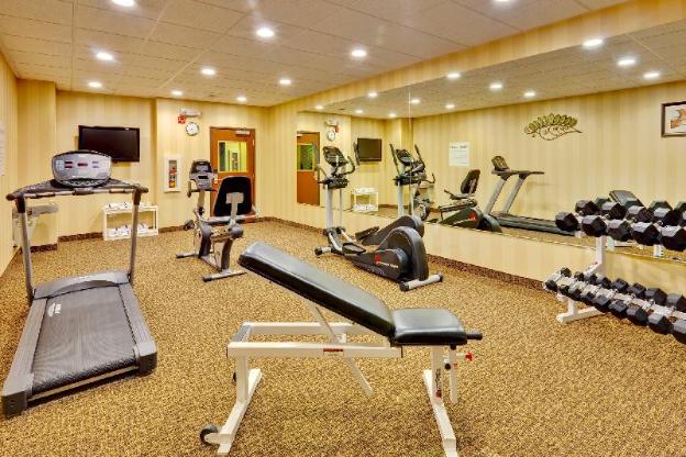 holiday inn express hotel and suites byram by ihg