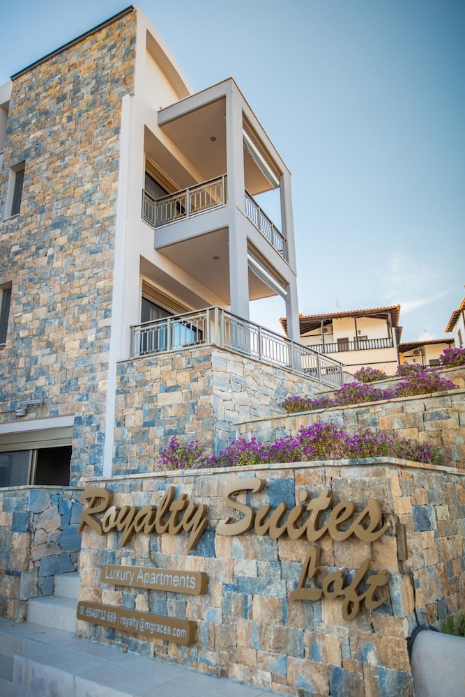 royalty suites loft