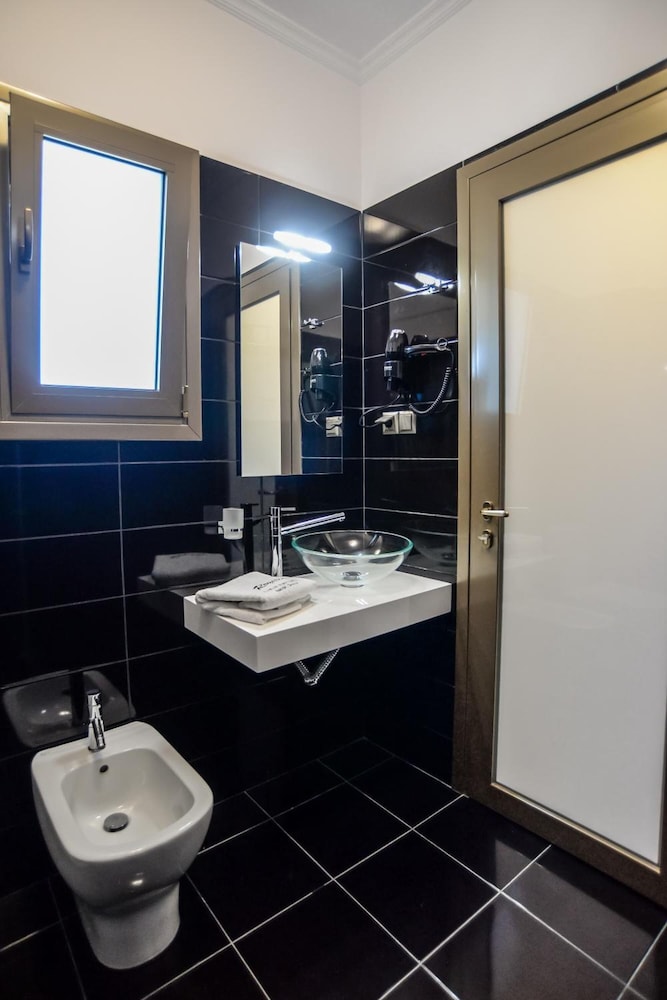 royalty suites loft