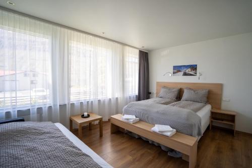 hotel eskifjor ur