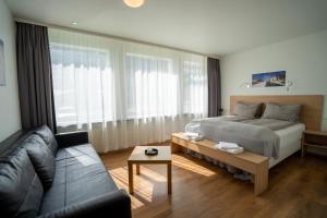 hotel eskifjor ur
