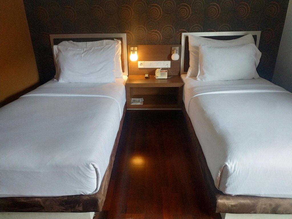 hero hotel ambon