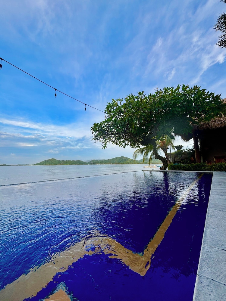 krisna bungalows and restaurant