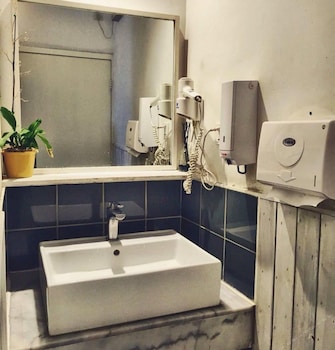 peking international youth hostel