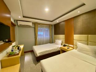 Hotel Mustika Gajah Mada,In Glodok (Old Jakarta),2 star