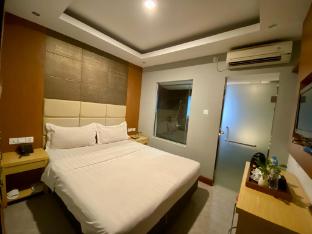 Hotel Mustika Gajah Mada,In Glodok (Old Jakarta),2 star