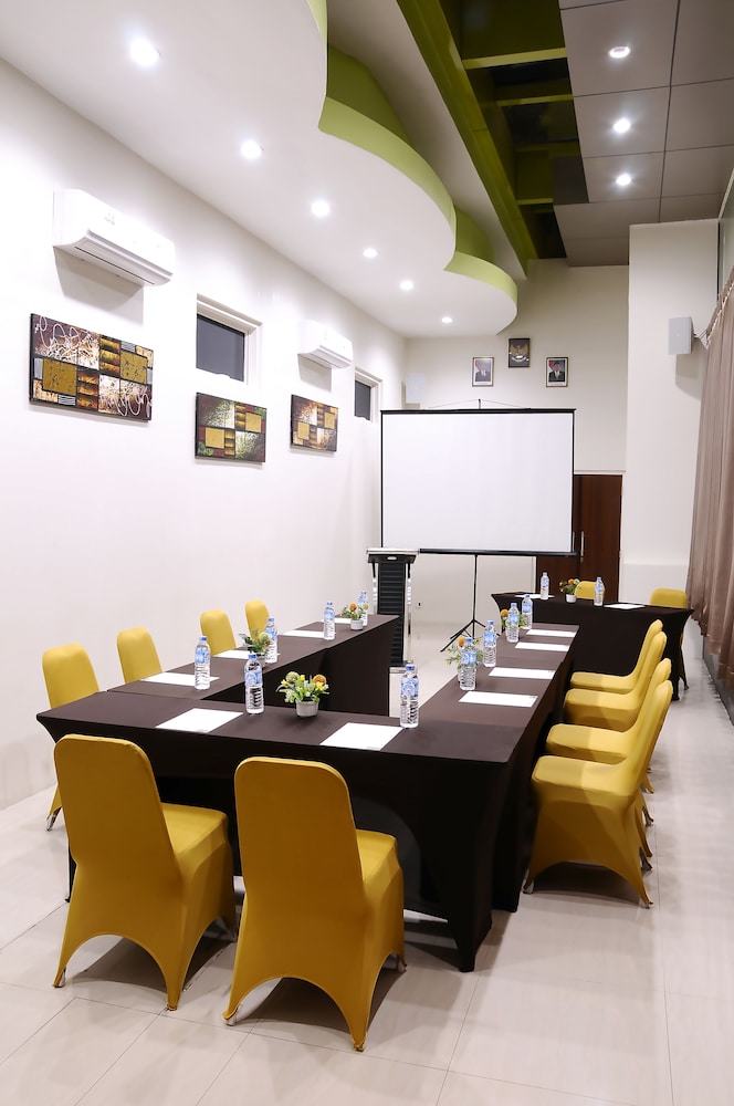 biz boulevard hotel