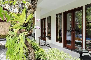 dewi villa padangbai hotel