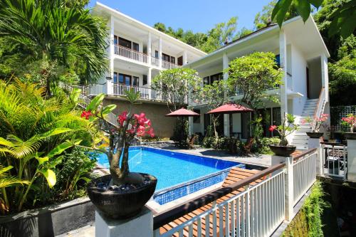 dewi villa padangbai hotel