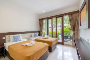 dewi villa padangbai hotel