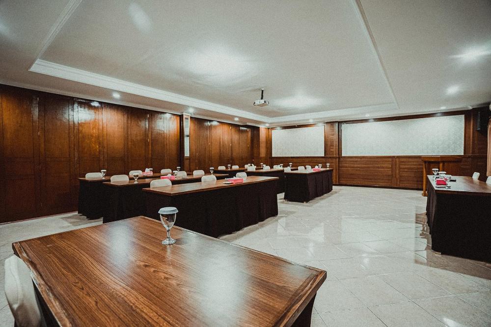 the priangan hotel i yos sudarso