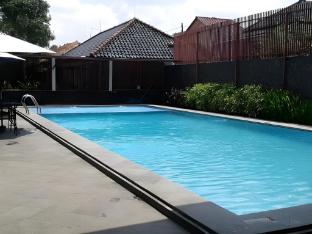 the priangan hotel i yos sudarso