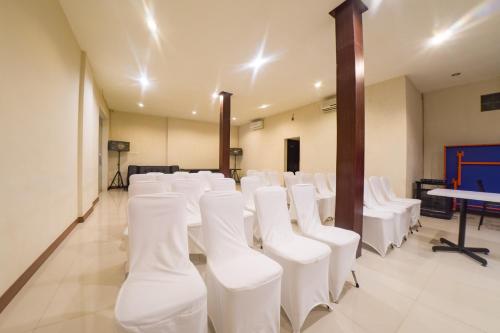 budget hotel ambon