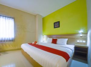 budget hotel ambon