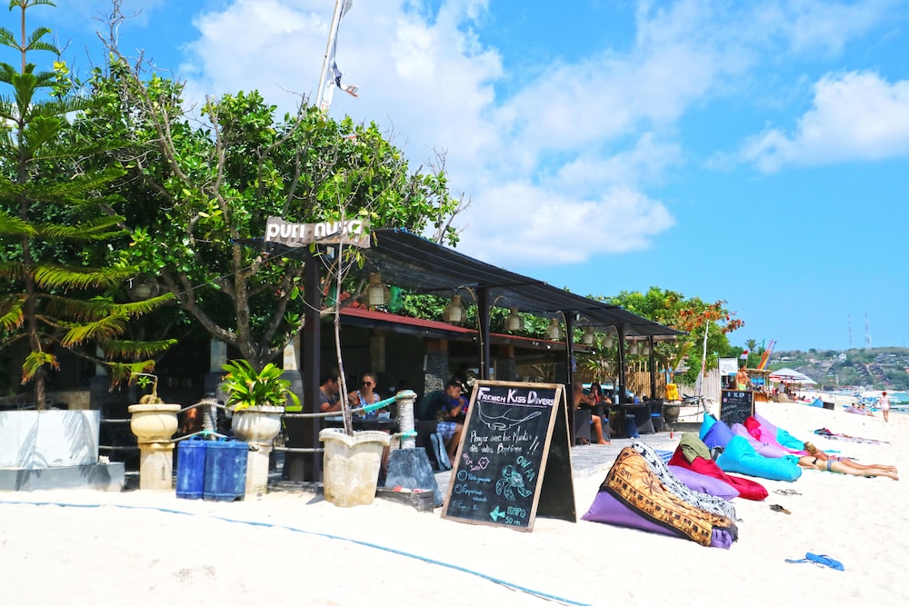 puri nusa beach hotel