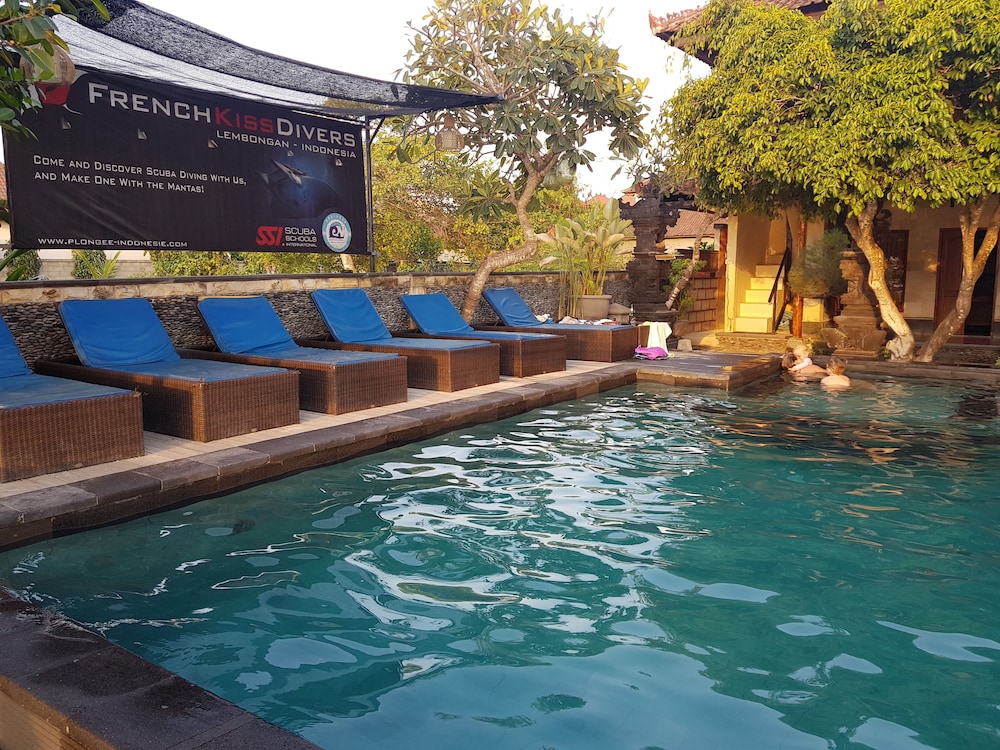 puri nusa beach hotel