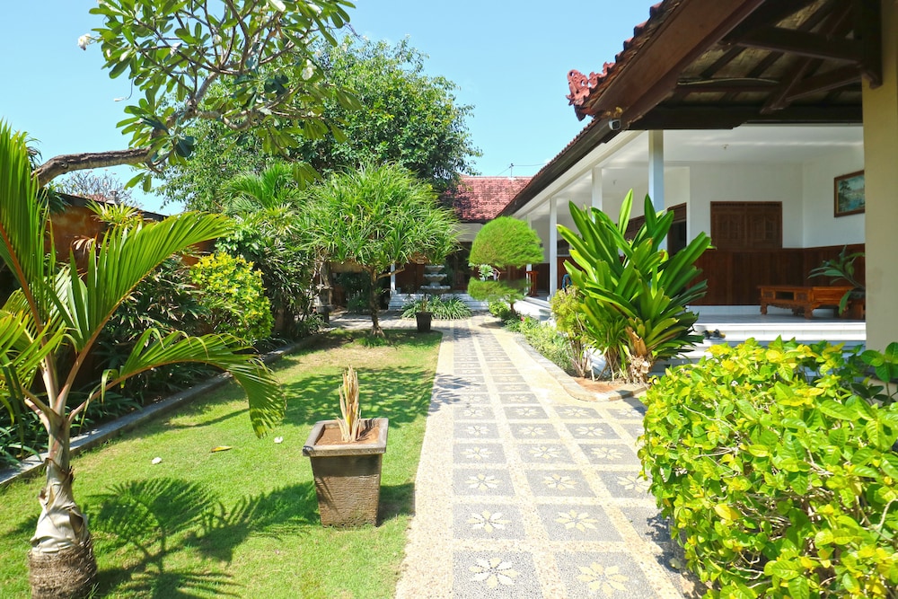 puri nusa beach hotel