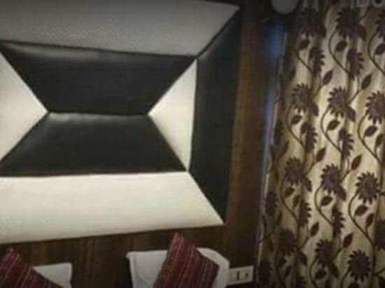 hotel al azizia