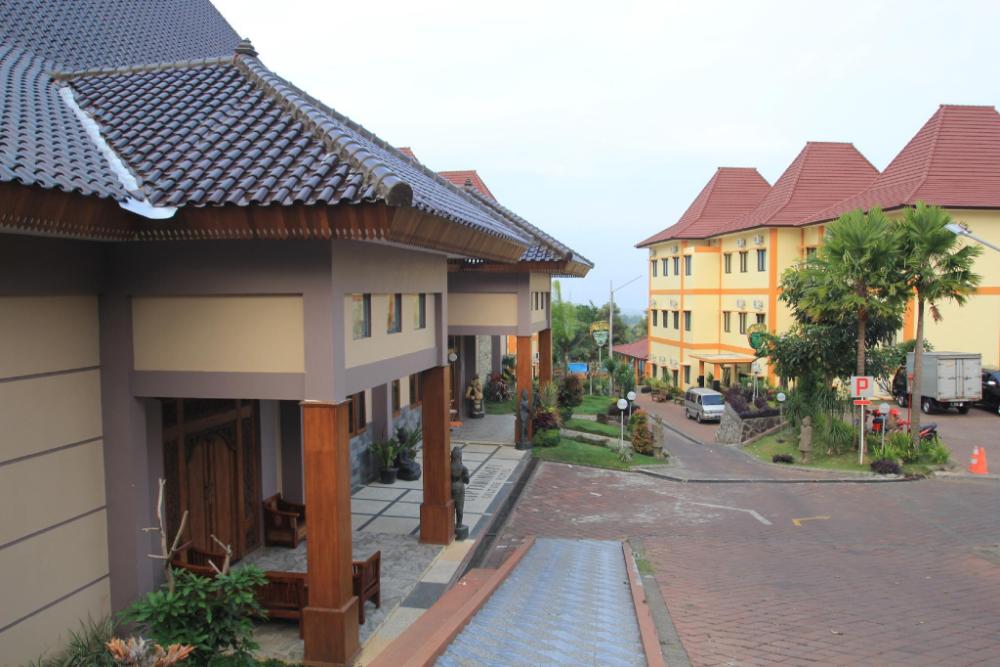 ciptaningati hotel