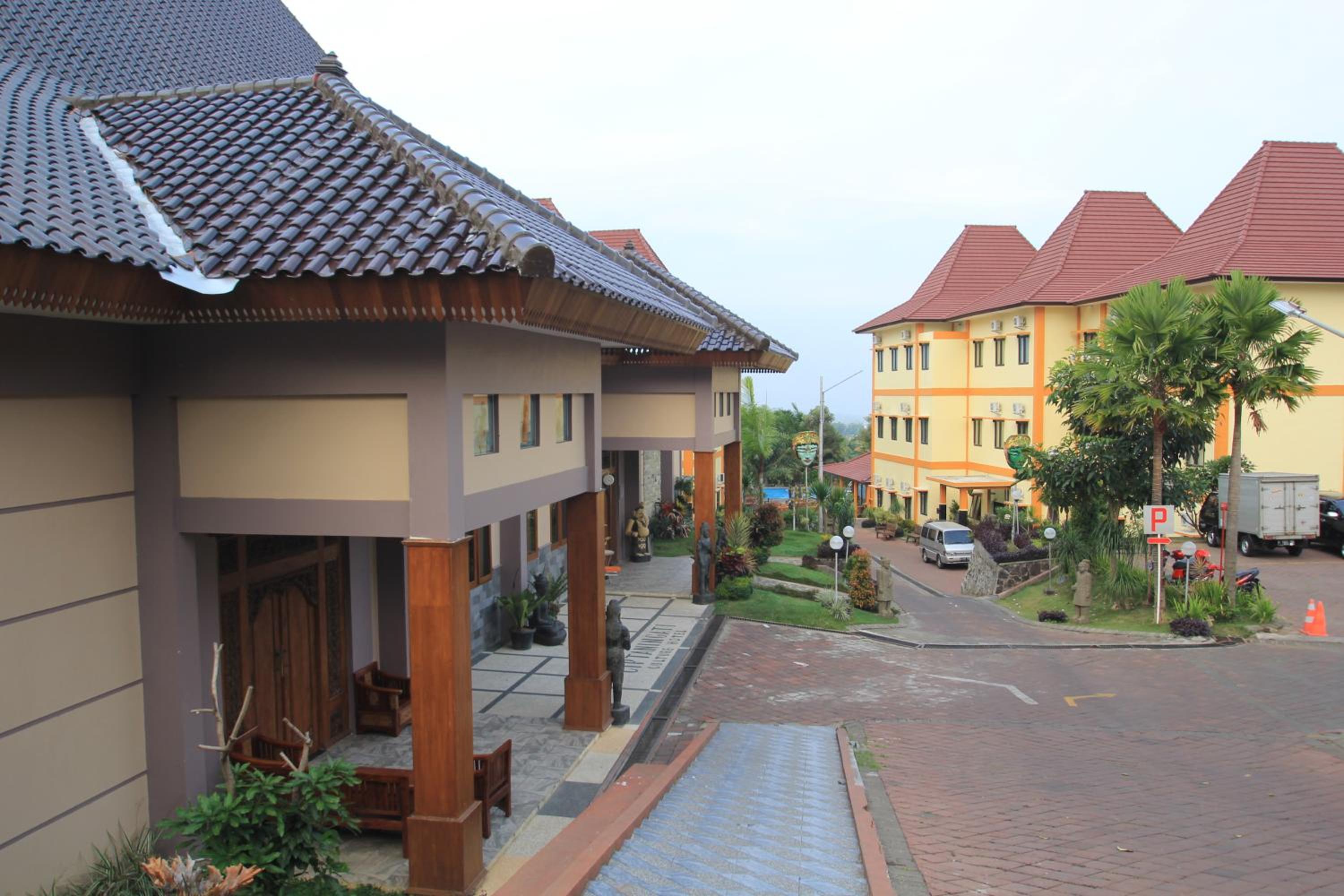 ciptaningati hotel