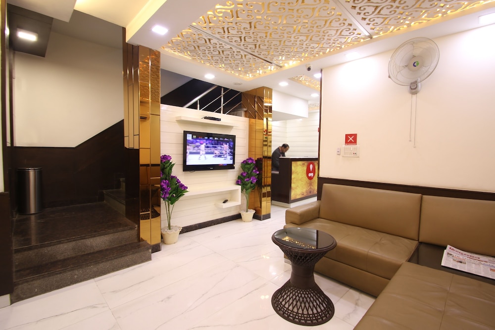 hotel hill palace