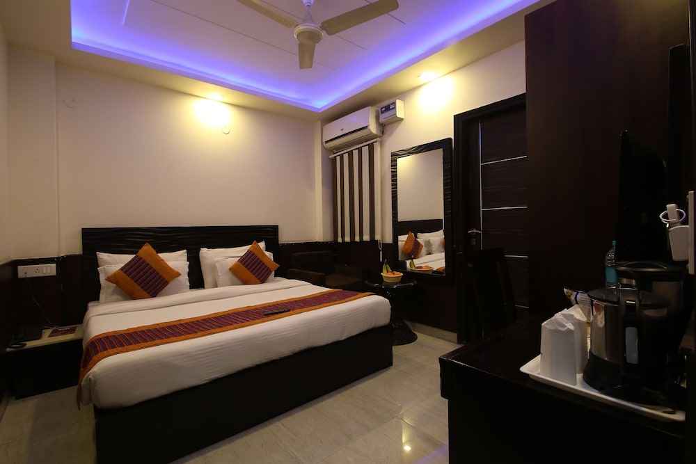 hotel hill palace