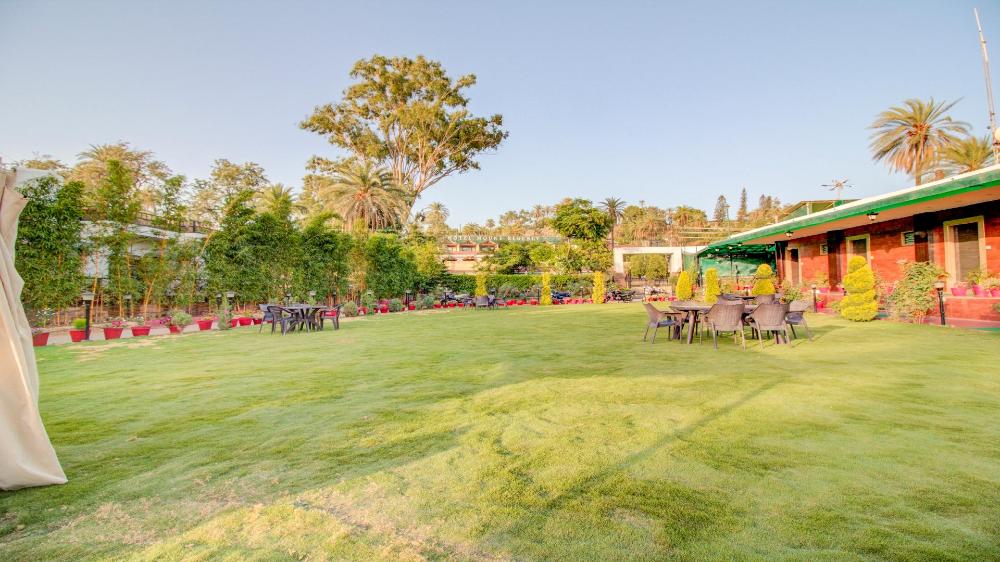 royal garden retreat