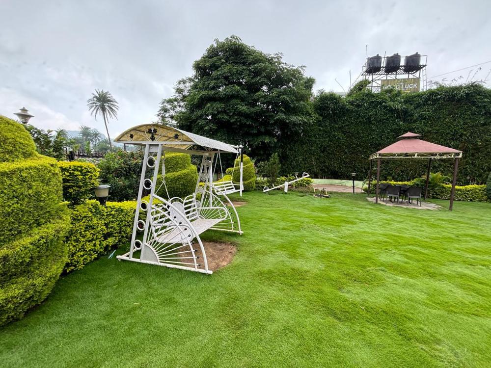 royal garden retreat