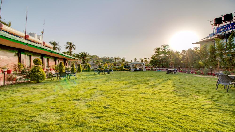 royal garden retreat