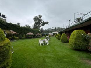 royal garden retreat