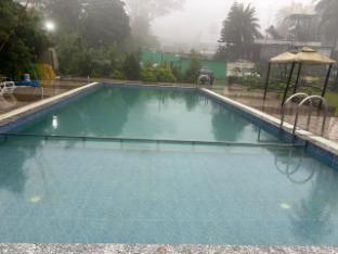 royal garden retreat