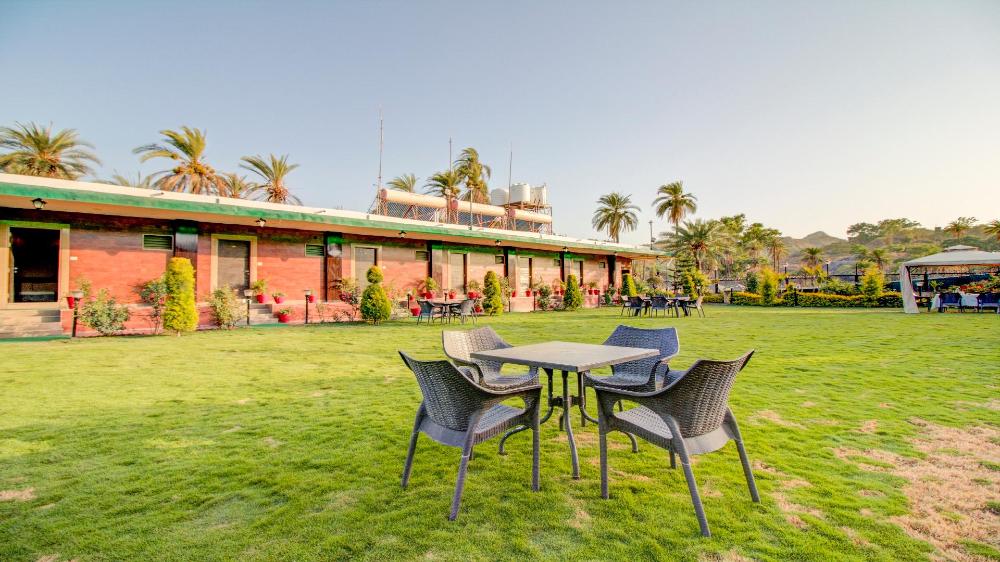 royal garden retreat