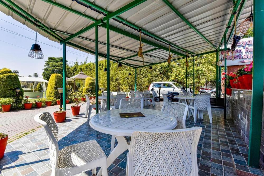 royal garden retreat