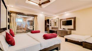 royal garden retreat