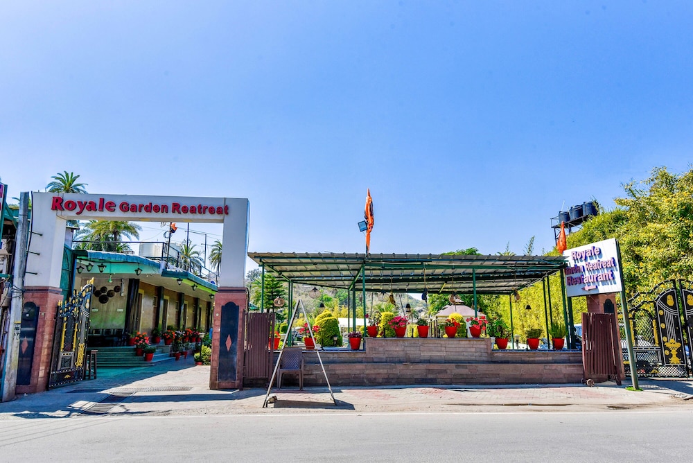 royal garden retreat