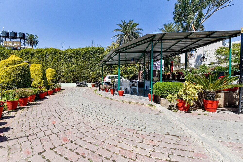 royal garden retreat