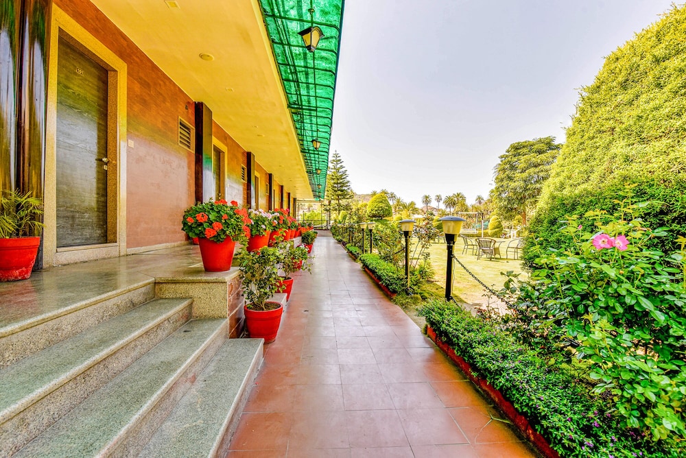 royal garden retreat