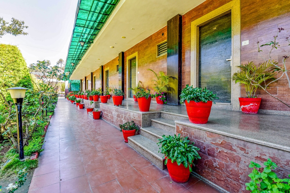 royal garden retreat