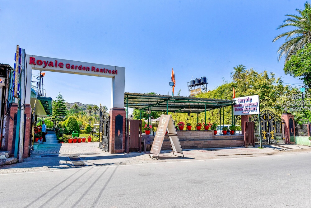 royal garden retreat