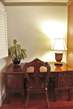 cow hollow inn and suites