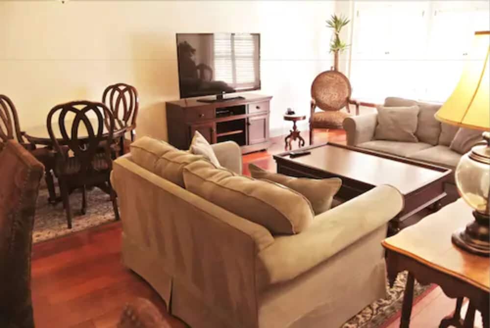 cow hollow inn and suites